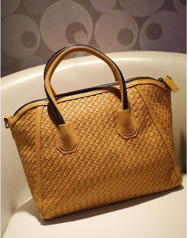 กระเป๋าLuluhouse รุ่นL95-03 กระเป๋าแฟชั่นนำเข้าจากLuluhouseของแท้100% รุ่นนี้ดูดีมากค่ะ 